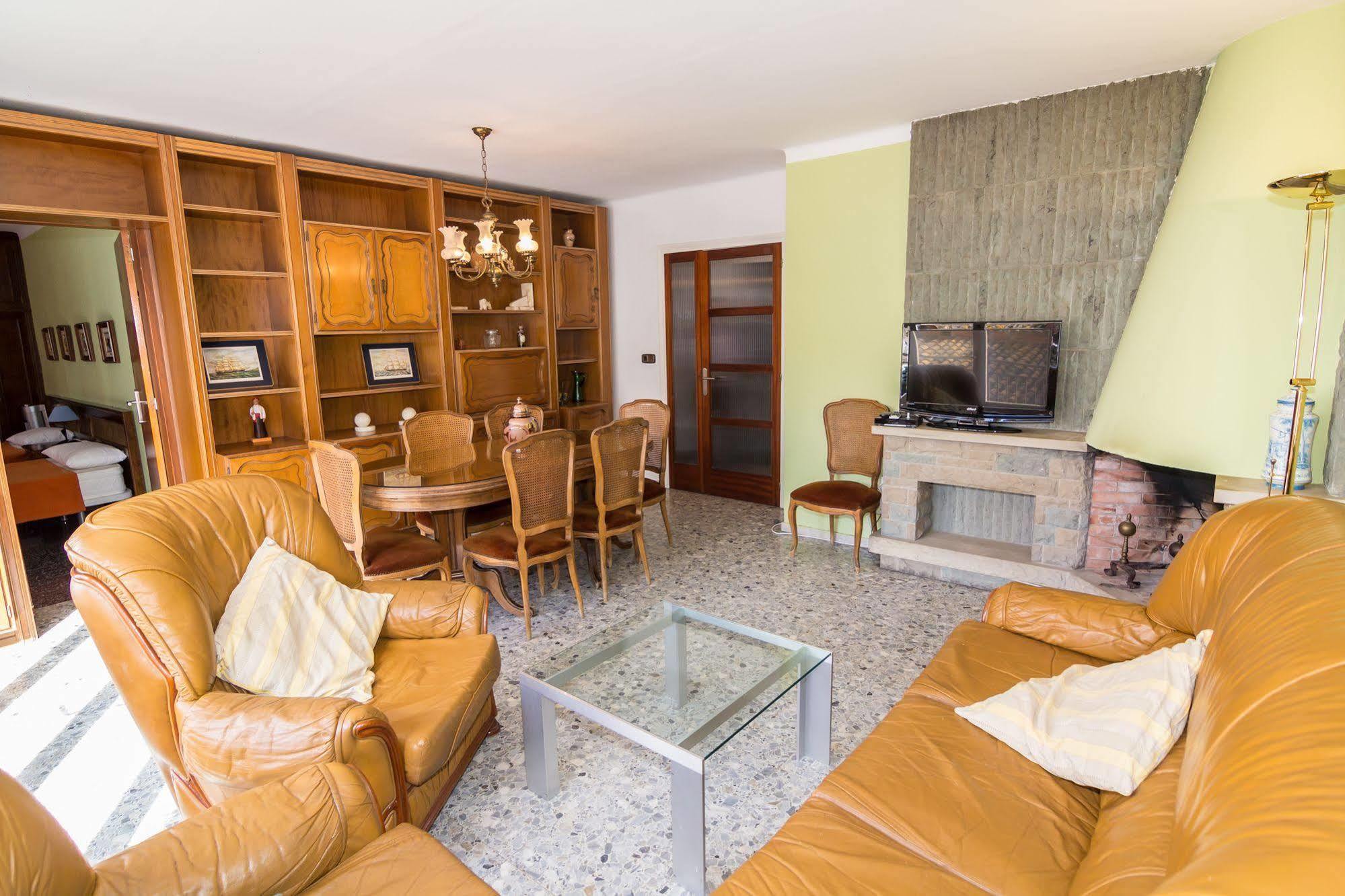 Agi Joan Badosa Apartamento Roses Exterior foto
